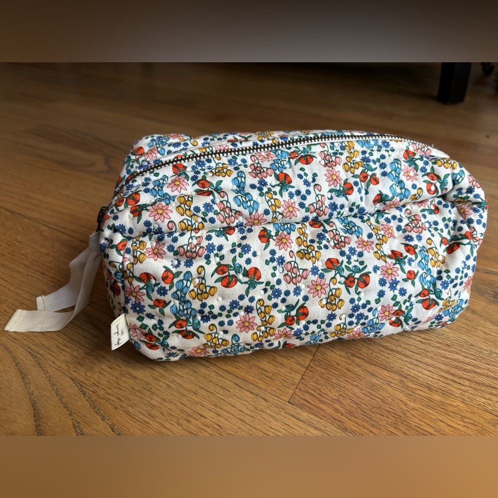 Konges Slojd Quilted Toiletry Bag in print Bibi Fleur